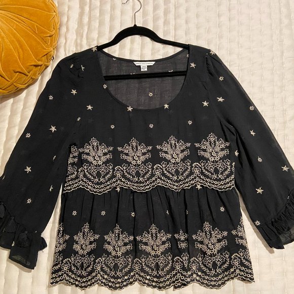 American Eagle Outfitters Boho Navy Blouse with White Embroidery - Picture 2 of 7